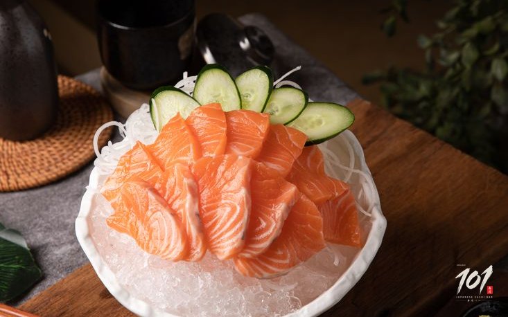 Salmon sashimi on ice