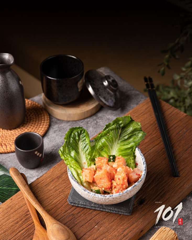 Spicy salmon salad